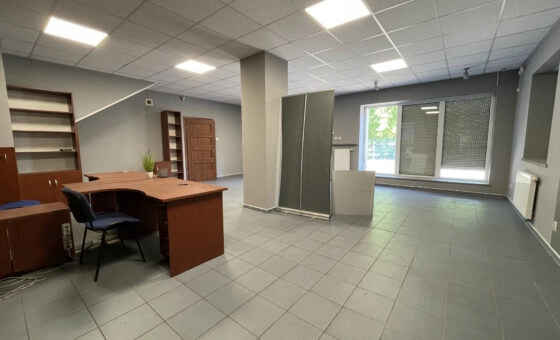 Budynek usługowo-handlowy z częścią mieszkalną