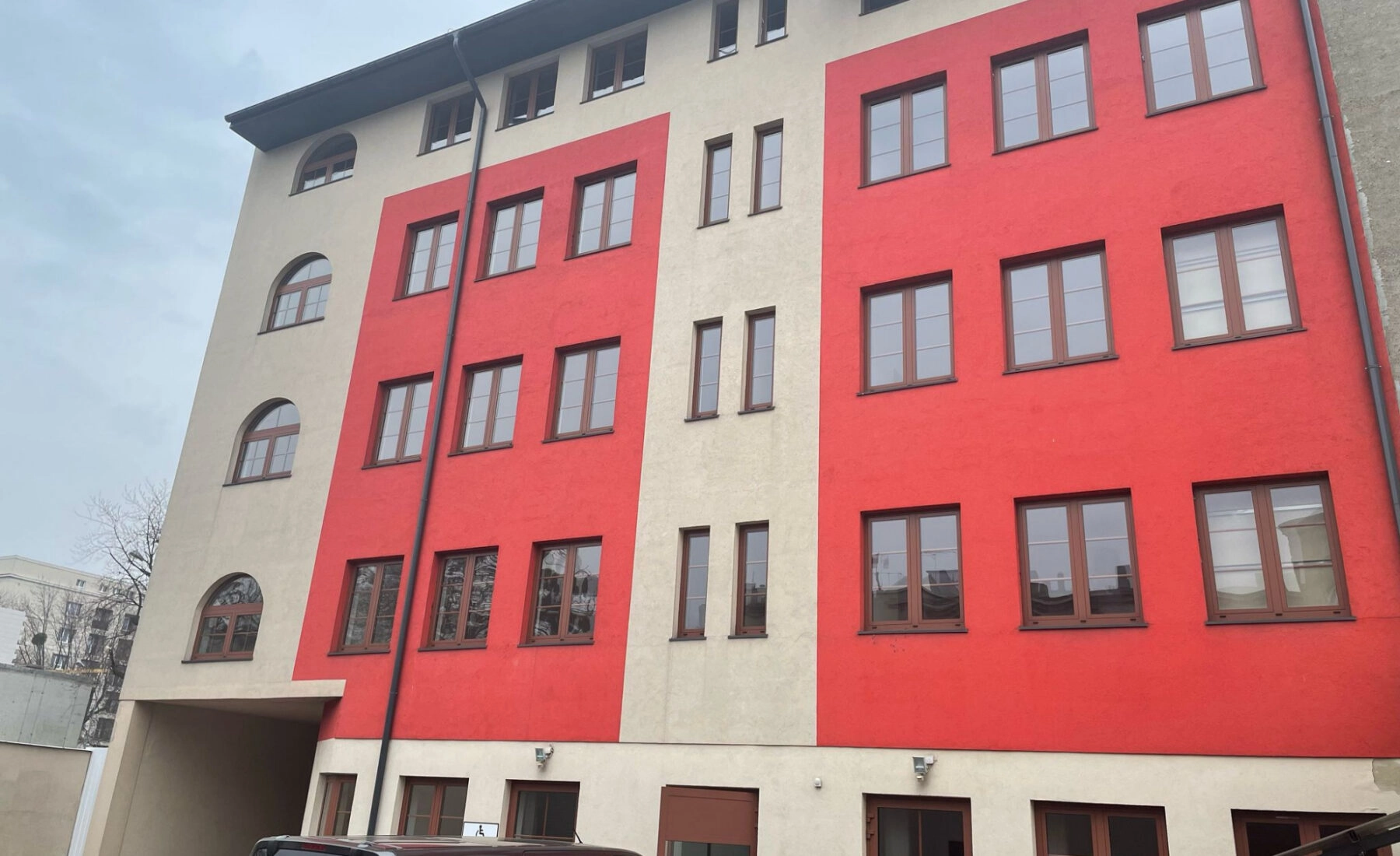 Łódź ul Zachodnia obiekt handlowo-biurowy 1.005 m2