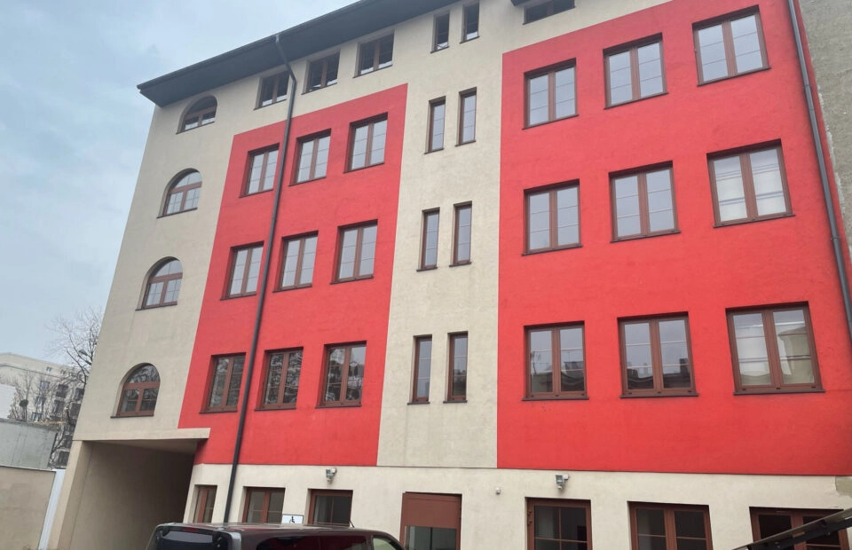 Łódź ul Zachodnia obiekt handlowo-biurowy 1.005 m2