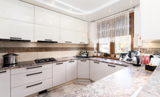 Dom 414 m² z basenem i fotowoltaiką – Kraków