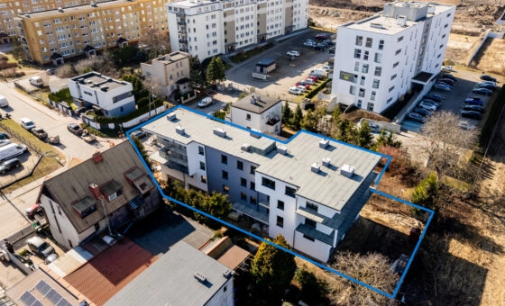 kawalerka |balkon| blisko SKM| kameralny budynek