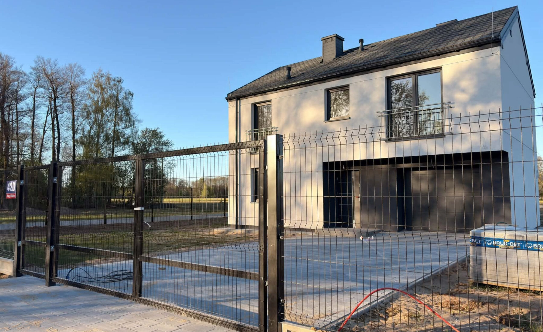 Dom, przy którym nie stanie osiedle bliźniaków