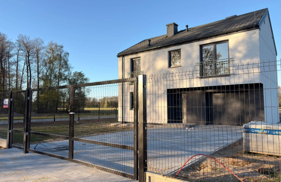 Dom, przy którym nie stanie osiedle bliźniaków