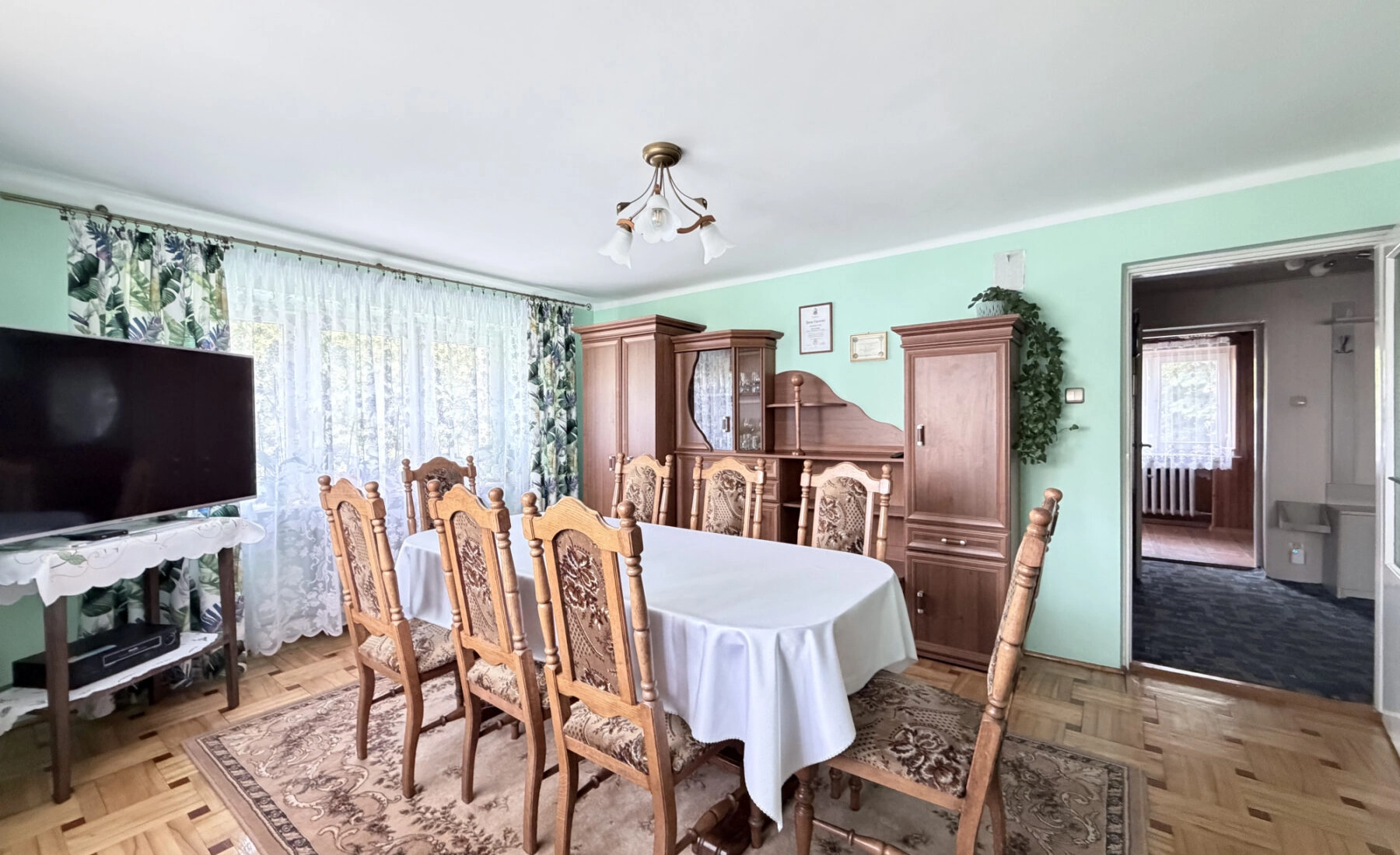 Dom z budynkami gospodarczymi/ fotowoltaika