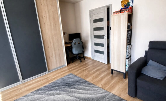 2-pokojowe mieszkanie z osobną kuchnią i balkonem